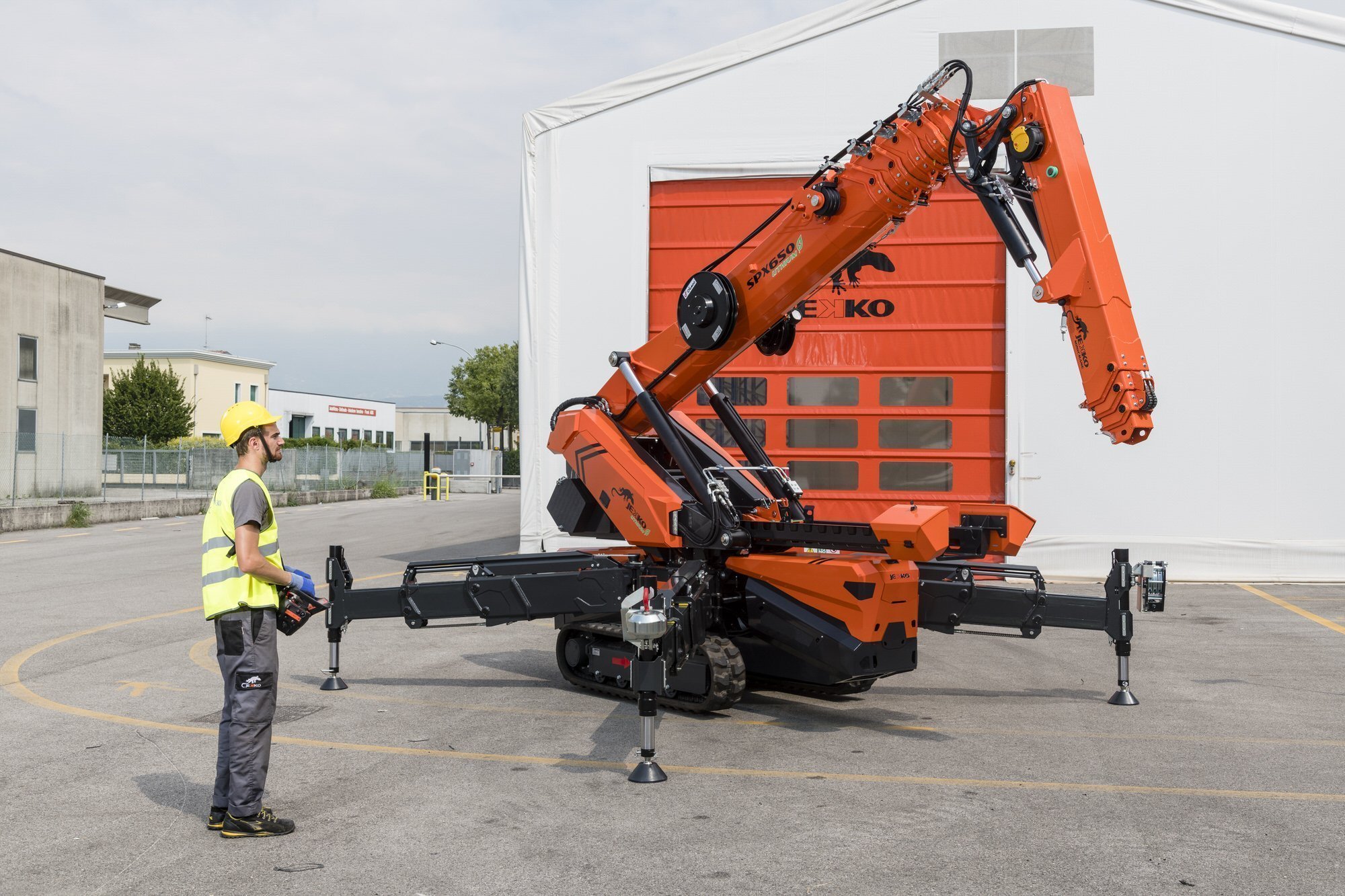 Jekko-spx-650-utfälld-minikran Orange minikran